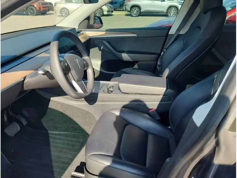 2023 Tesla Model Y Long Range photo 5