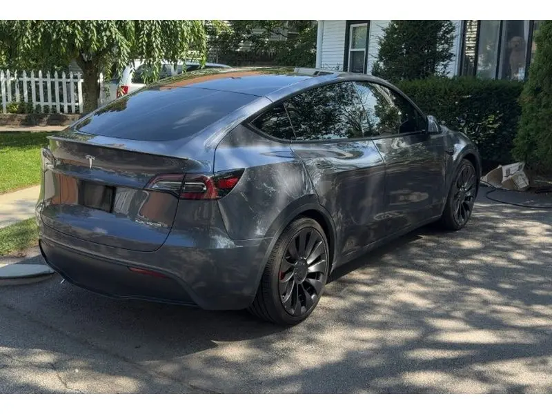 2023 Tesla Model Y Performance AWD photo 3