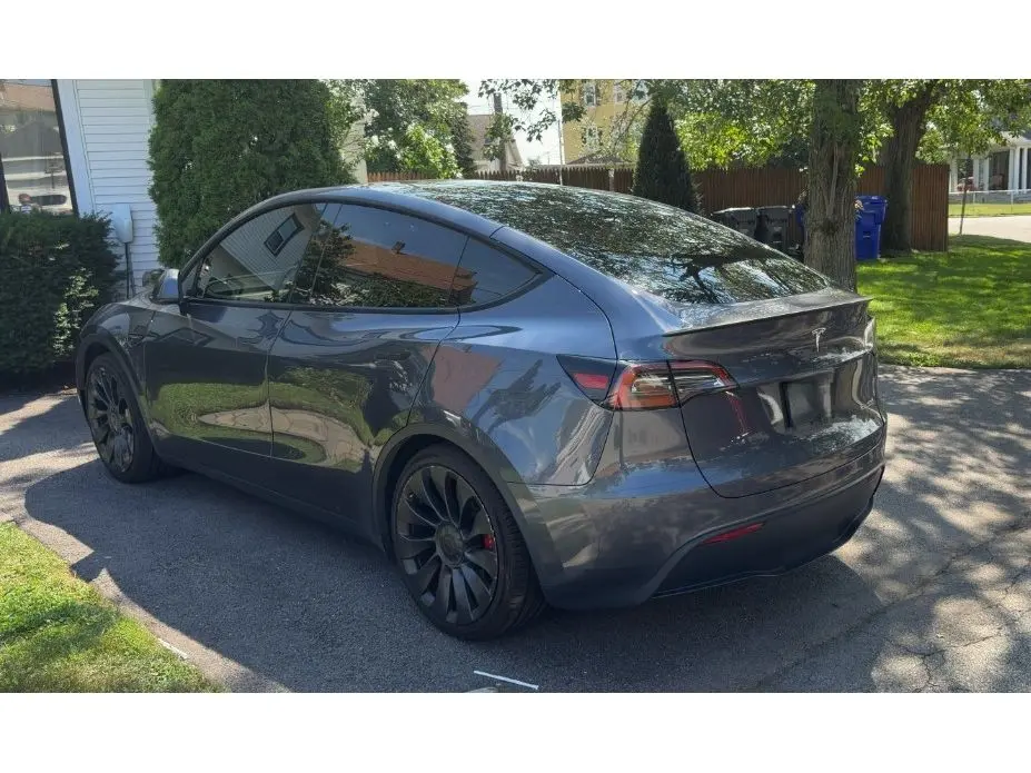 2023 Tesla Model Y Performance AWD photo 4