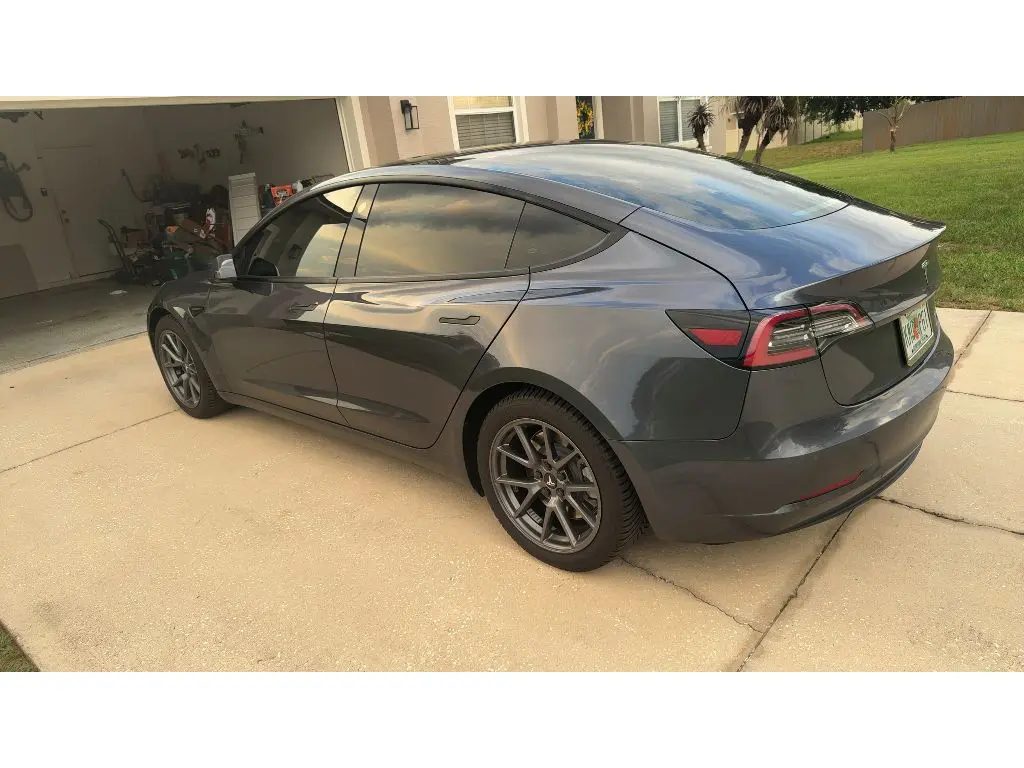 2021 Tesla Model 3 Long Range photo 3