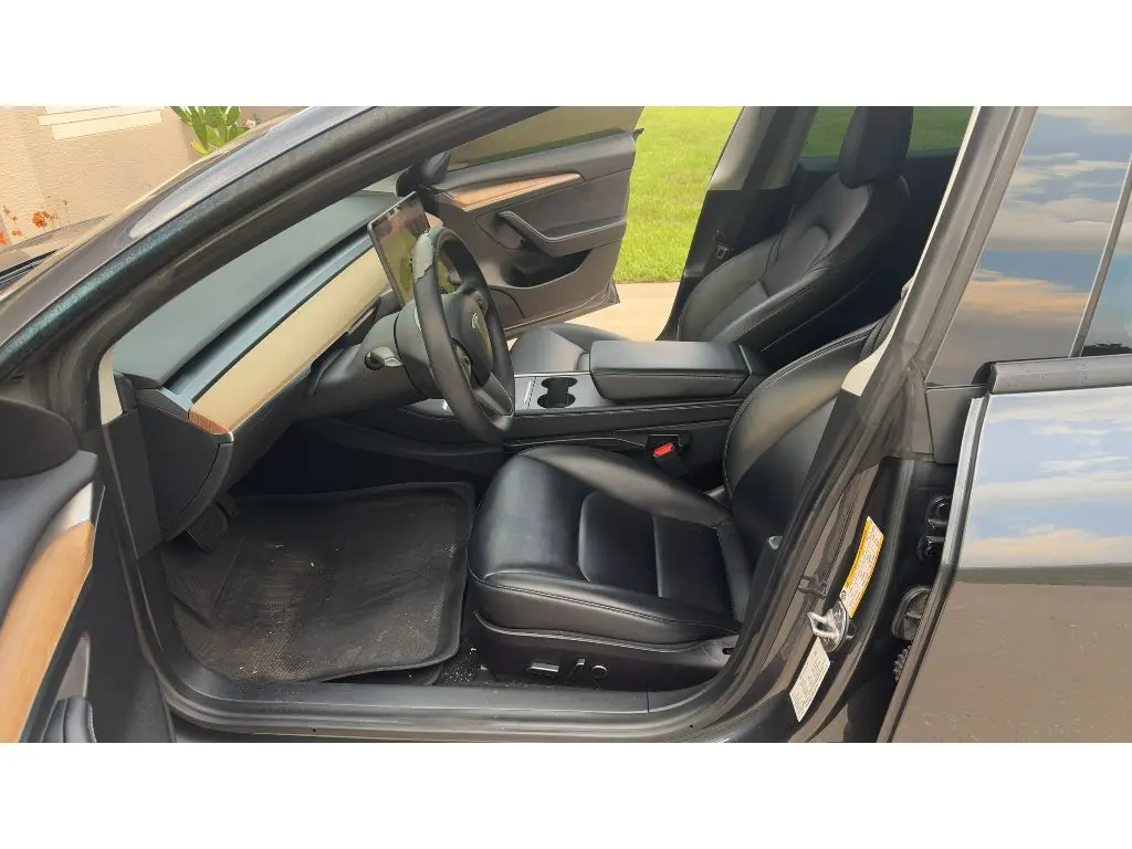 2021 Tesla Model 3 Long Range photo 4