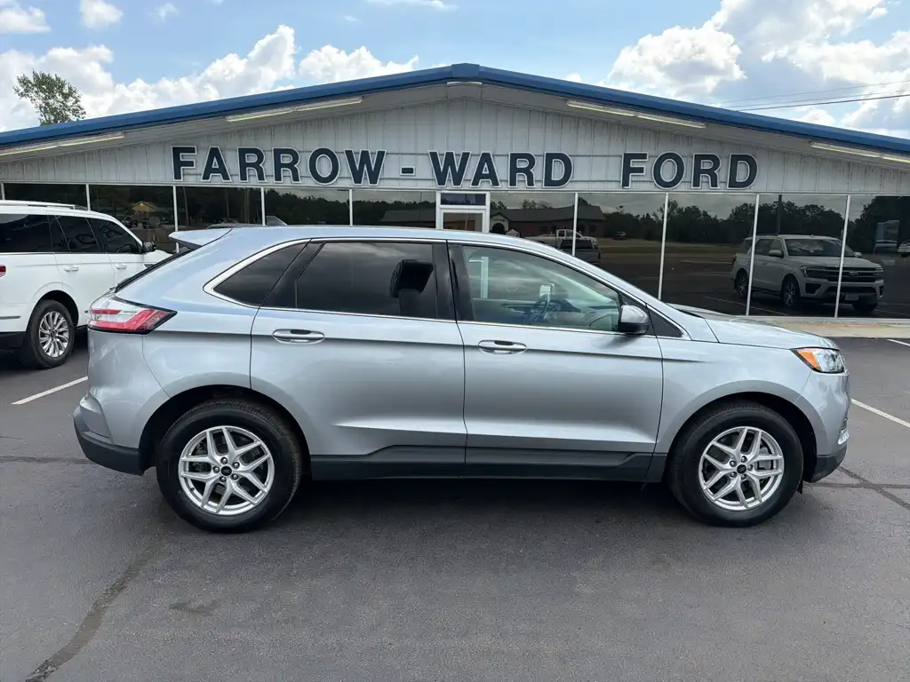 2024 Ford Edge SEL AWD's photo