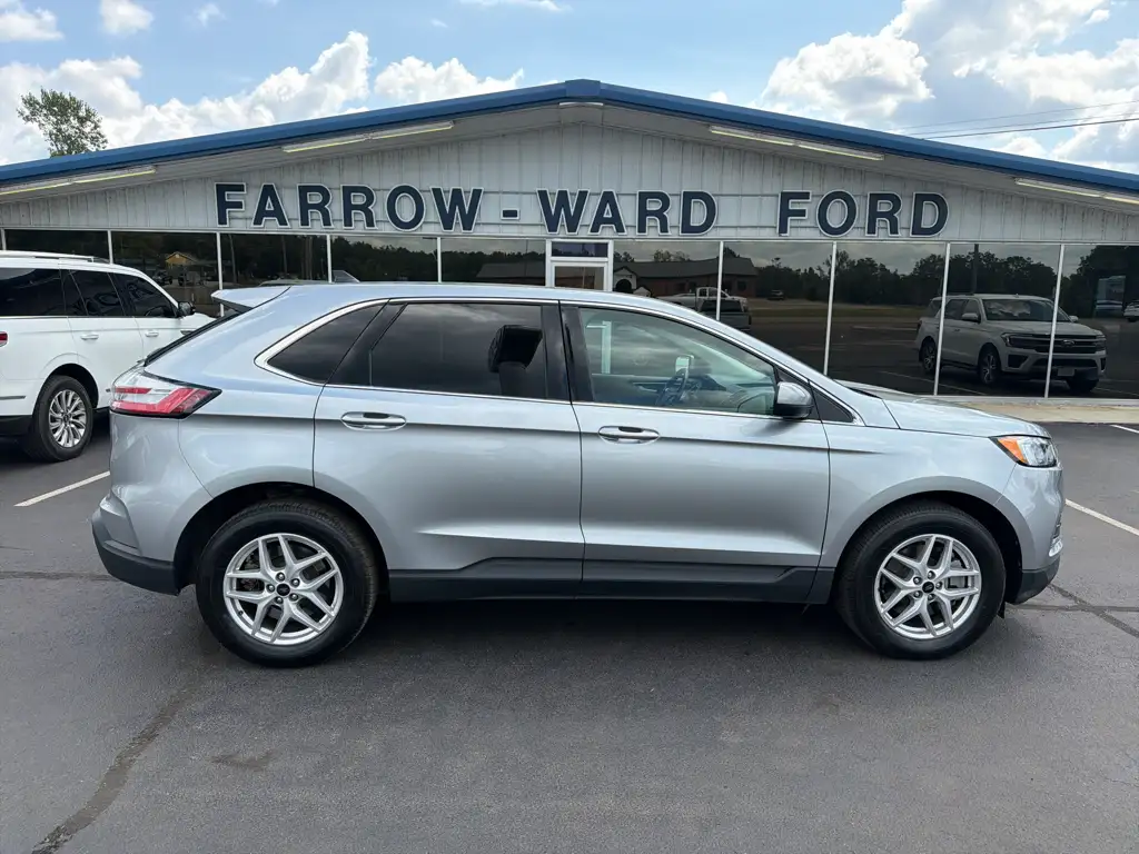 2024 Ford Edge SEL AWD's photo