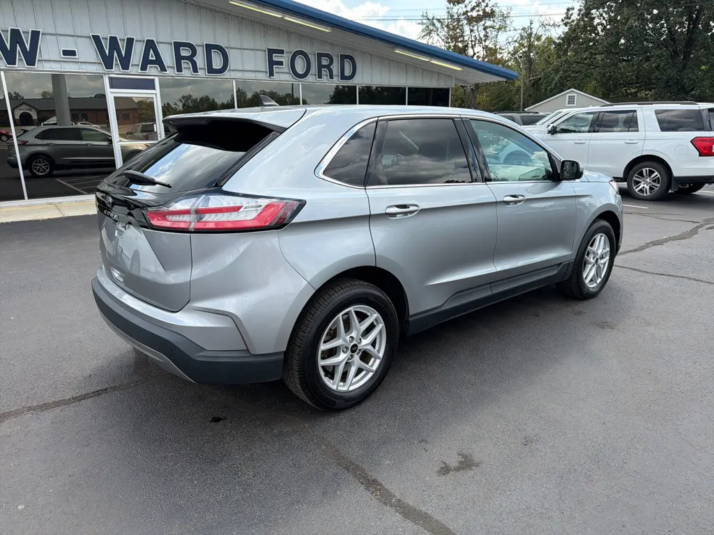 2024 Ford Edge SEL AWD photo 5