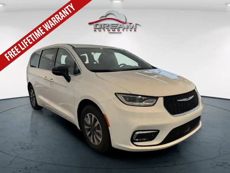 2024 Chrysler Pacifica Hybrid PHEV Select's photo