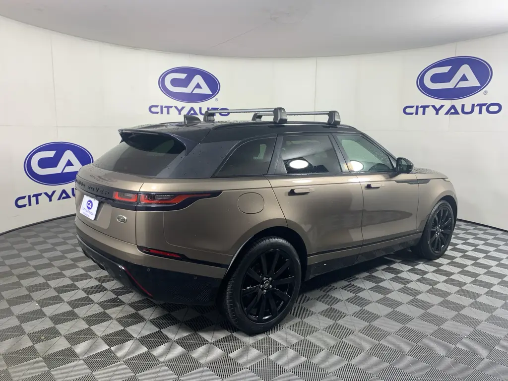 2018 Land Rover Range Rover Velar R-Dynamic SE Si4 photo 3