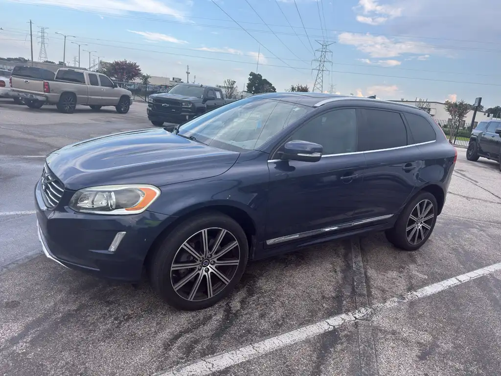 2015 Volvo XC60 T6 FWD Auto Platinum's photo