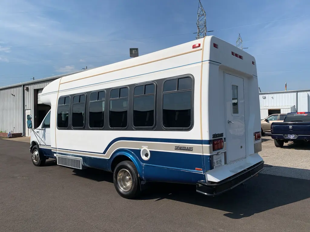 1997 Ford E-Series Base E-450 E Series Super Duty photo 4