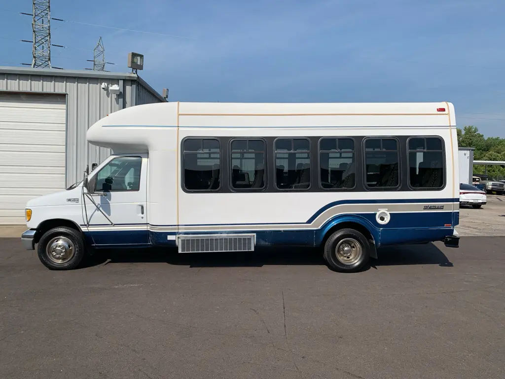 1997 Ford E-Series Base E-450 E Series Super Duty photo 5