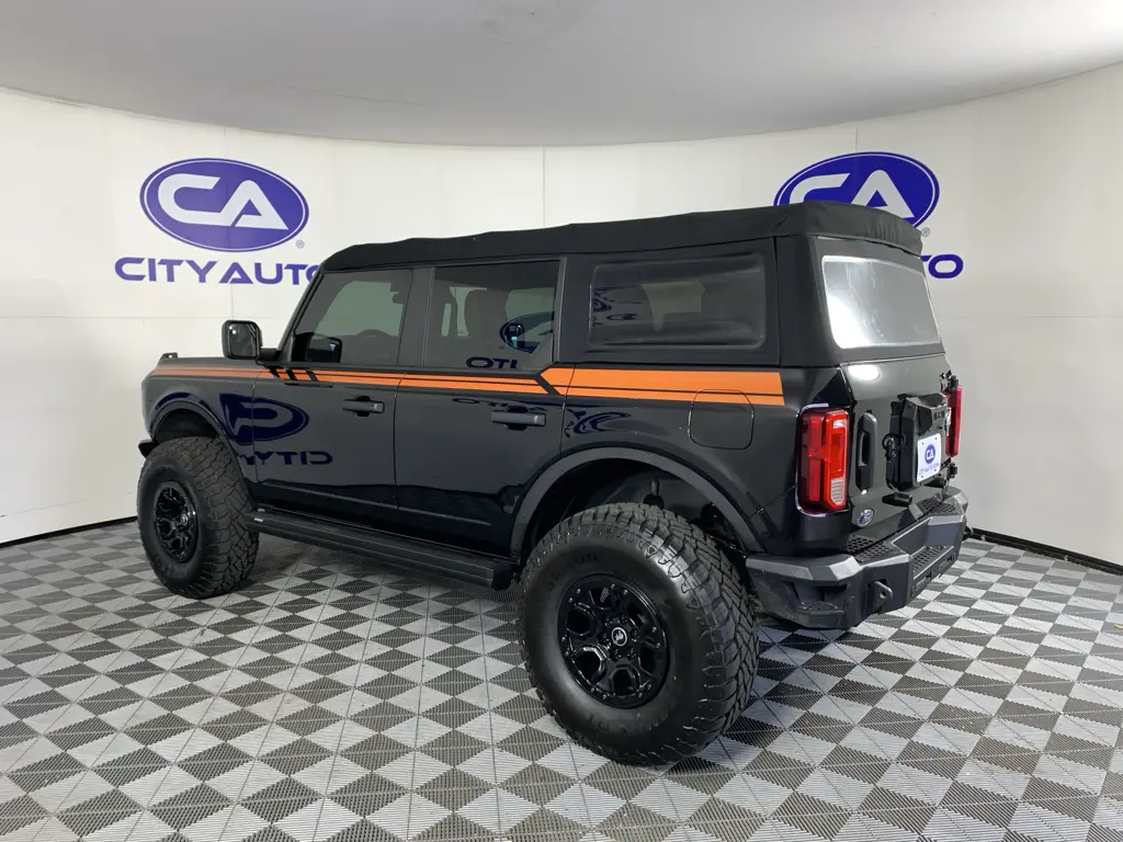 2022 Ford Bronco Base 4x4 photo 5