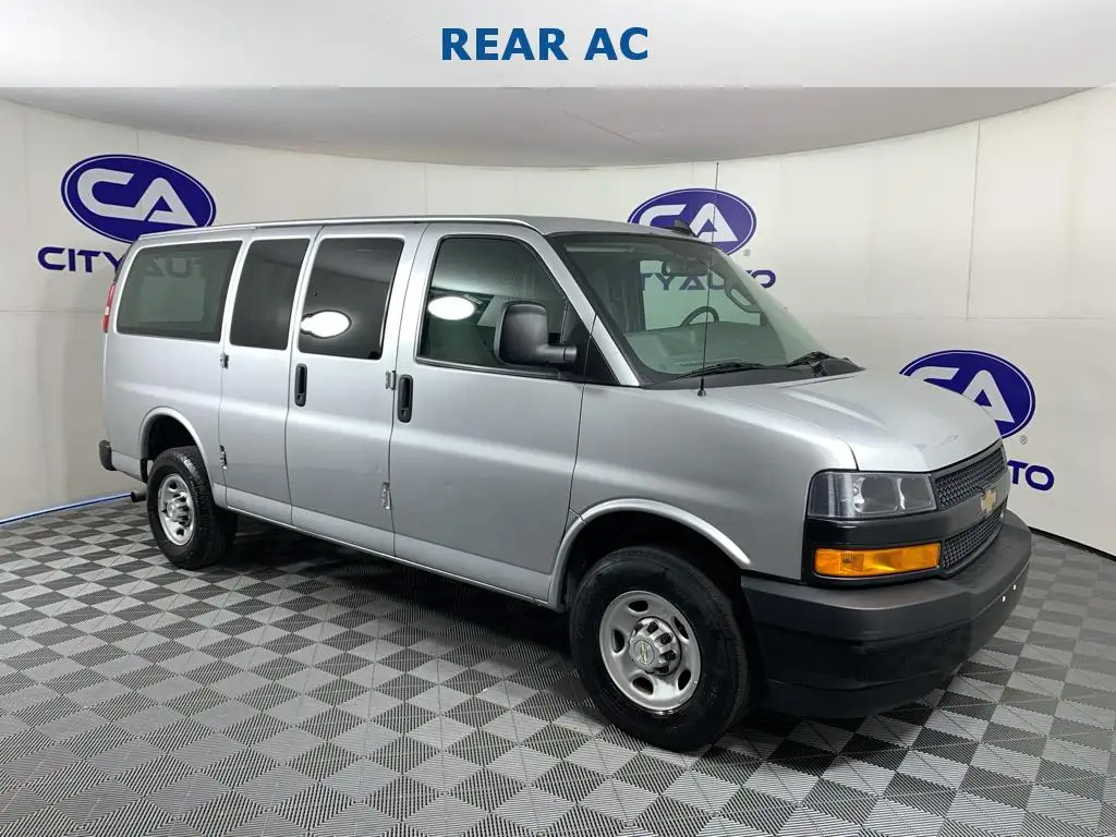 2024 Chevrolet Express 2500 Work Van HD photo 1
