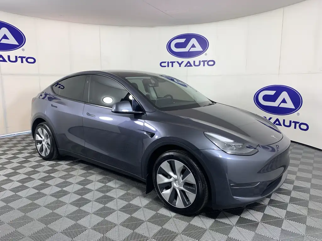 2023 Tesla Model Y Long Range Dual Motor All-Wheel Drive's photo