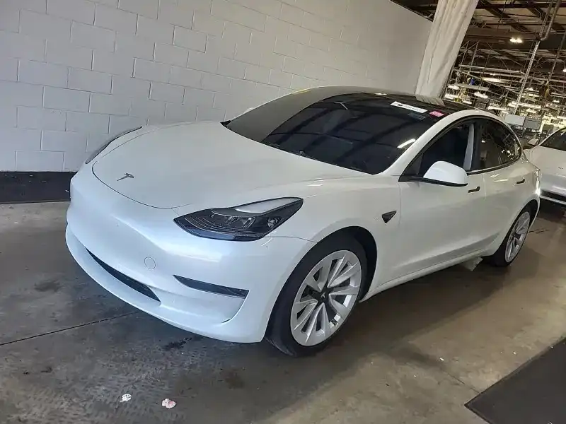 2023 Tesla Model 3 Base's photo