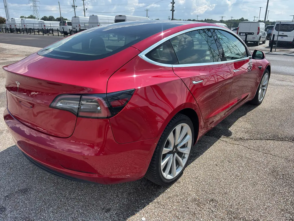 2019 Tesla Model 3 Standard Range Plus photo 4