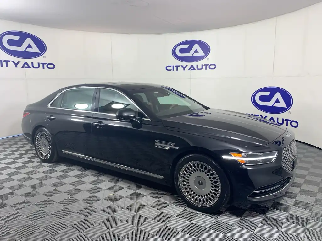 2022 Genesis G90 5.0 Ultimate AWD's photo