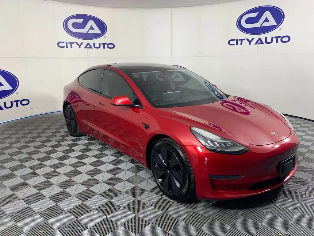 2021 Tesla Model 3 Standard Range Plus's photo