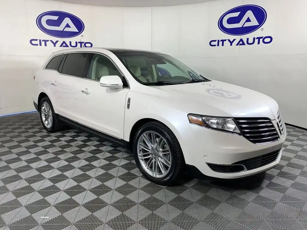 2019 Lincoln MKT 3.5 Reserve AWD's photo