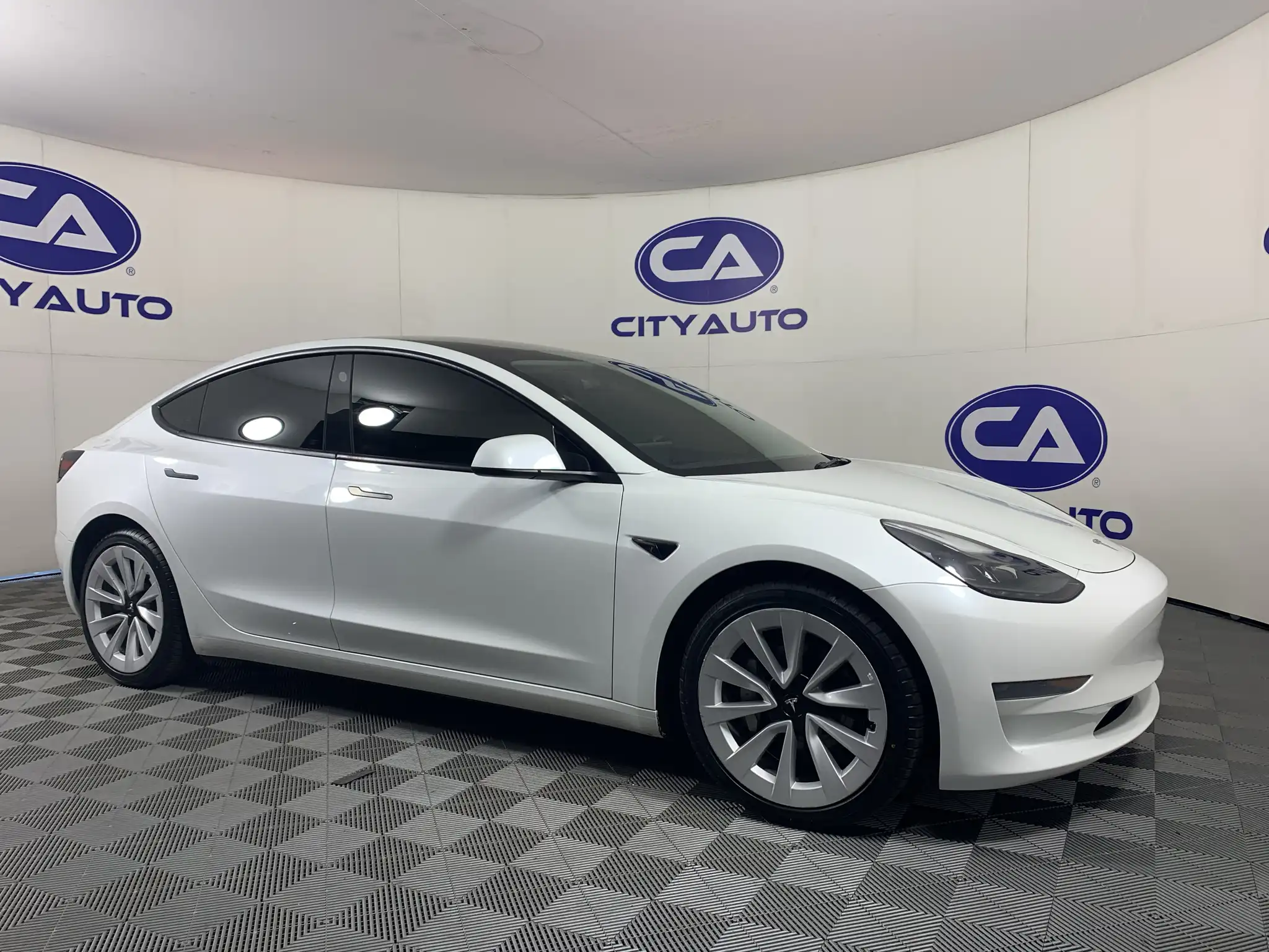 2023 Tesla Model 3 Base's photo