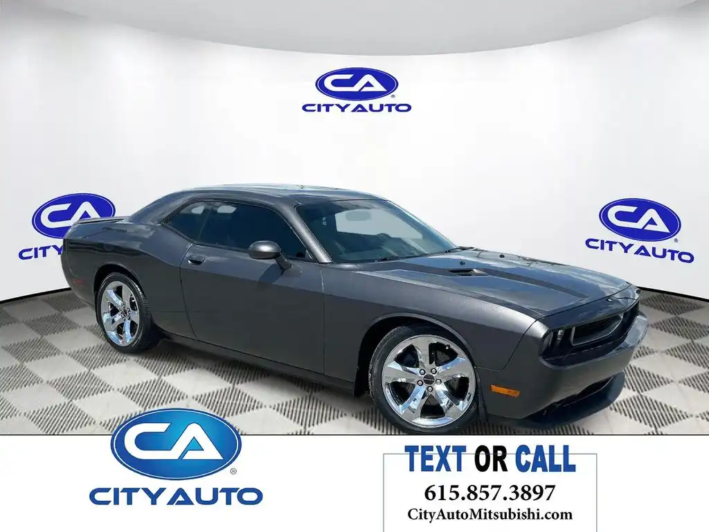 2013 Dodge Challenger R/T's photo
