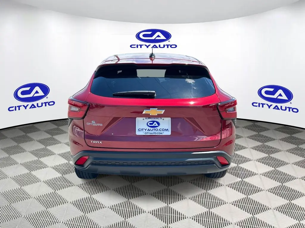 2025 Chevrolet Trax LS photo 5