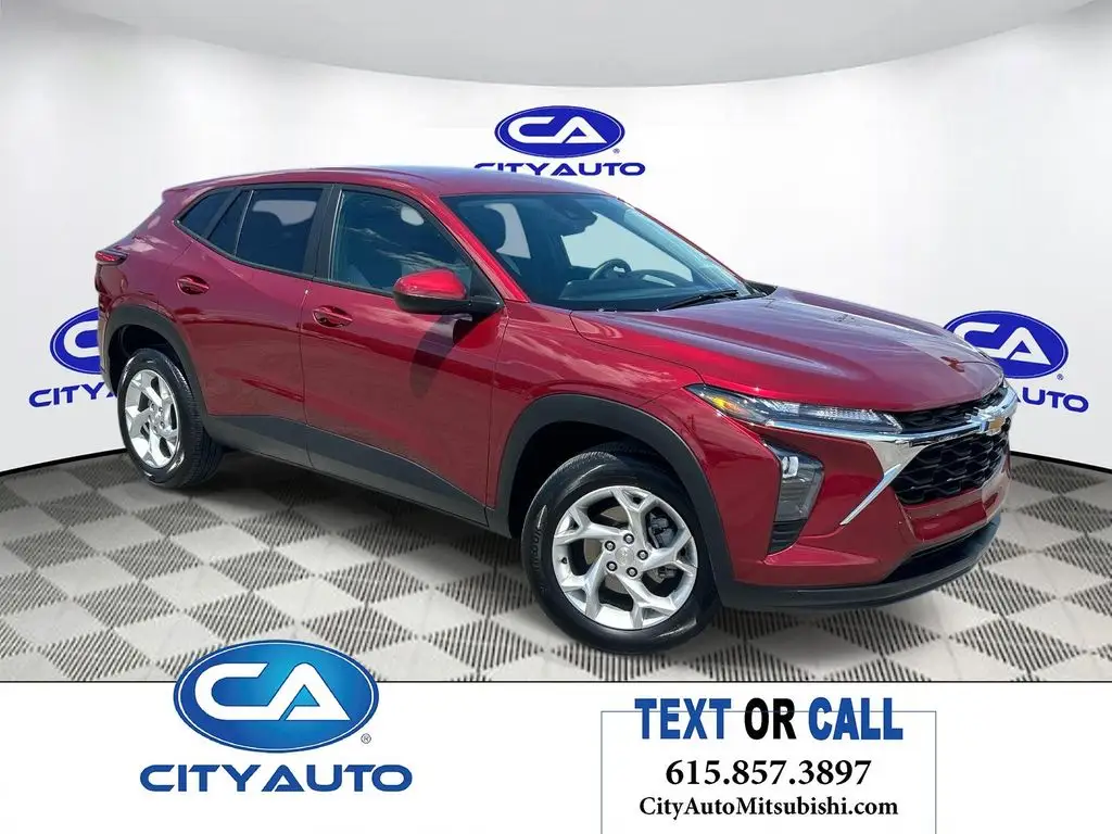 2025 Chevrolet Trax LS photo 1