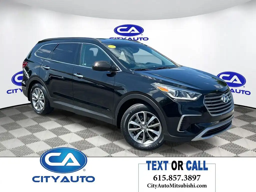 2019 Hyundai Santa Fe SE XL FWD's photo