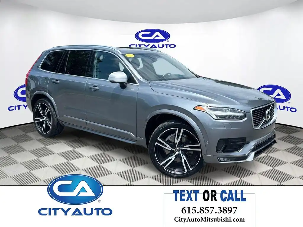 2017 Volvo XC90 T5 FWD R-Design's photo
