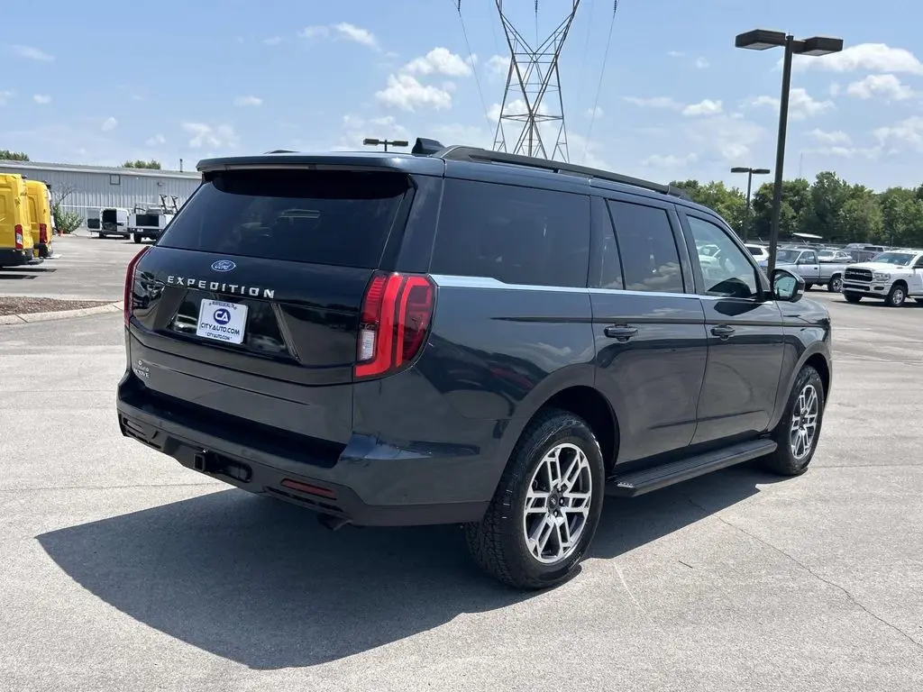 2025 Ford Expedition Active 4x4 photo 4