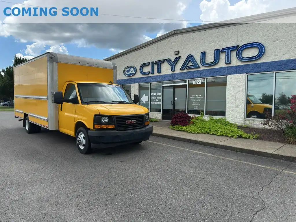 2017 GMC Savana 3500 177" WB's photo