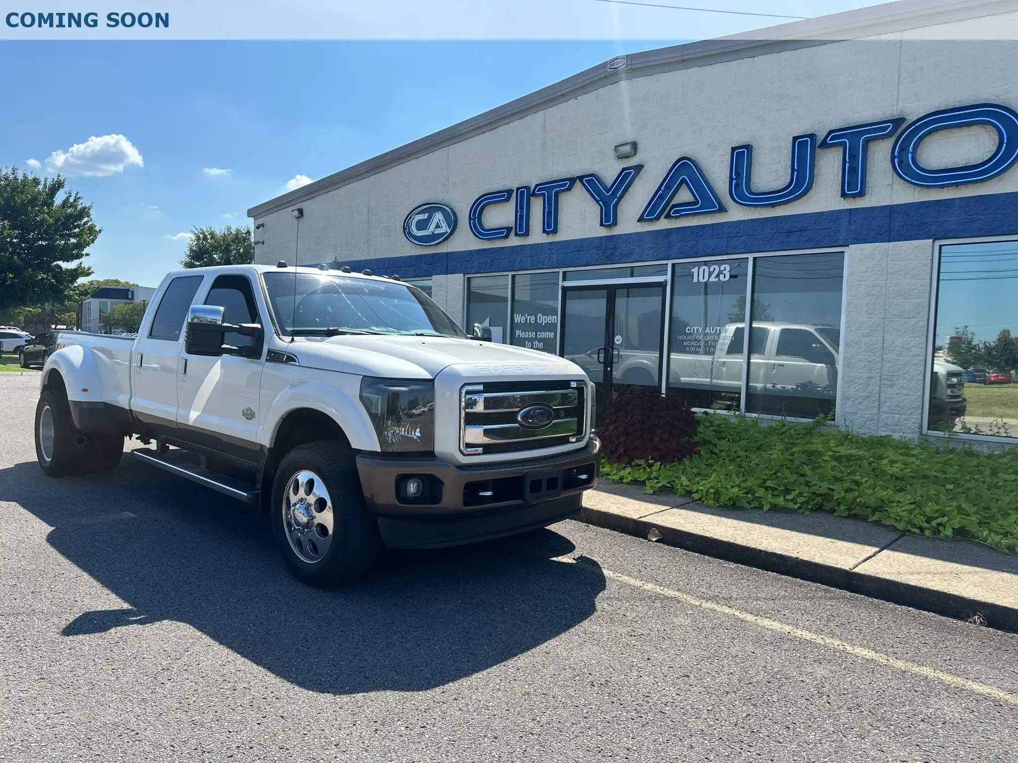 2016 Ford F-350 Lariat 4WD Crew Cab DRW 8' Box's photo