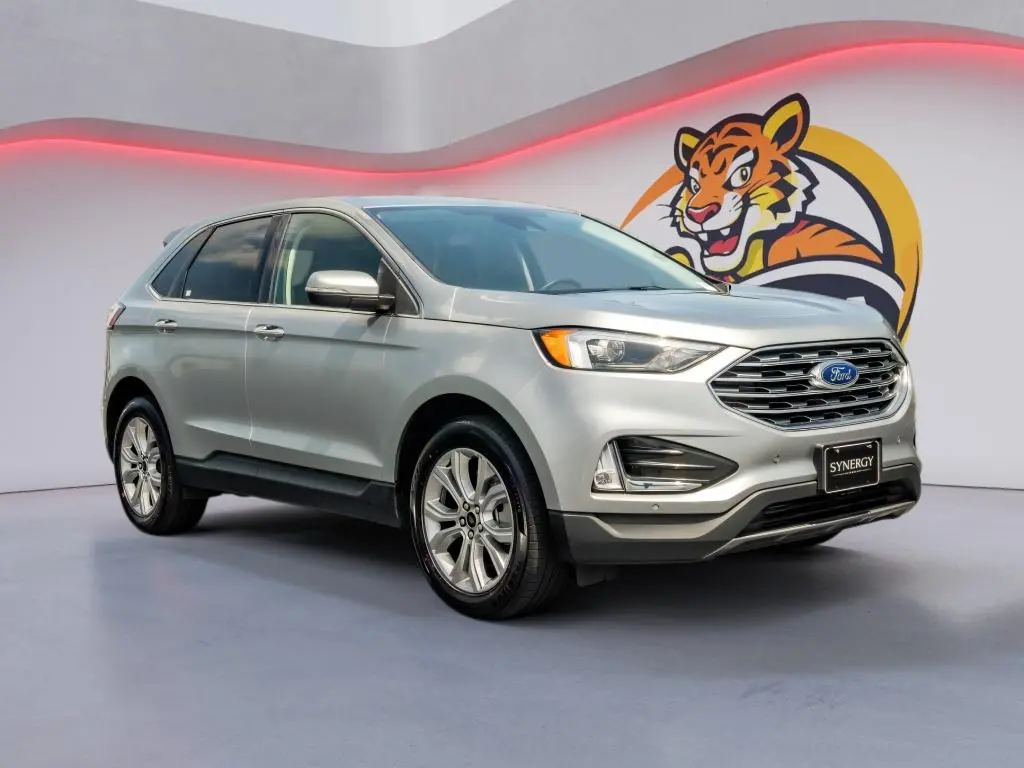2024 Ford Edge Titanium AWD photo 3