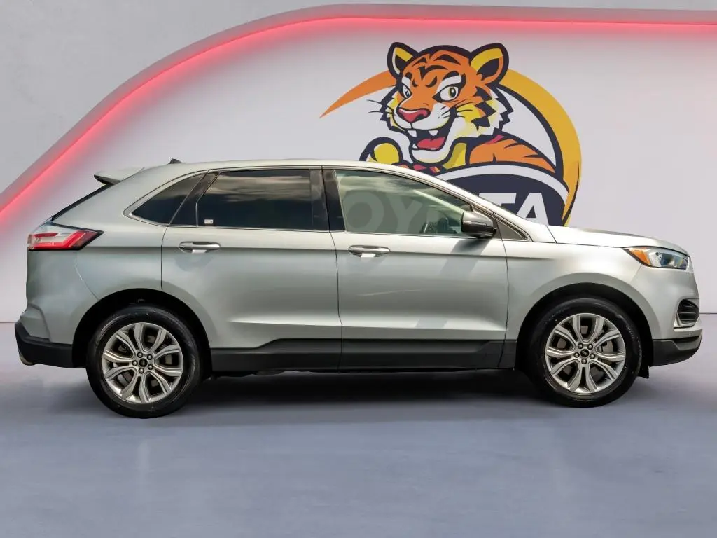 2024 Ford Edge Titanium AWD photo 4