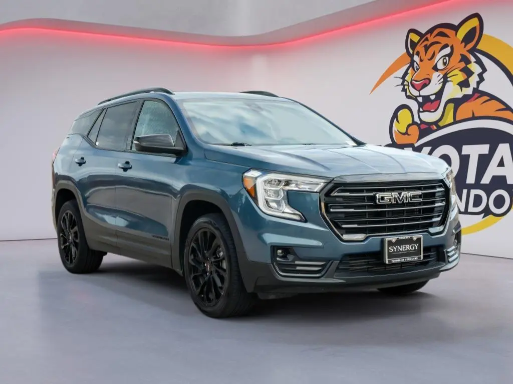 2024 GMC Terrain SLT AWD photo 3