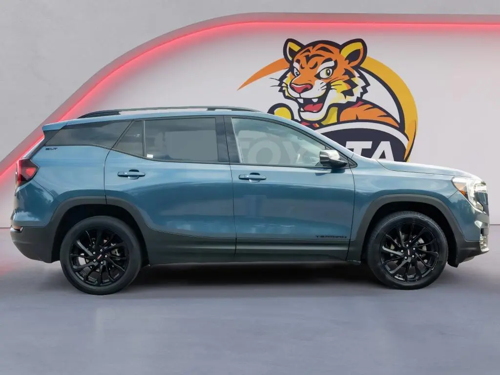2024 GMC Terrain SLT AWD photo 4