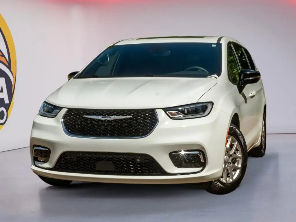 2025 Chrysler Pacifica Select photo 1