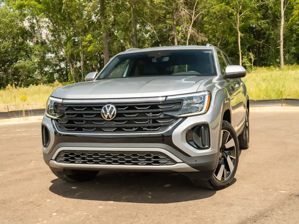 2026 Volkswagen Atlas Cross Sport 2.0T SE w/Tech 4MOTION's photo