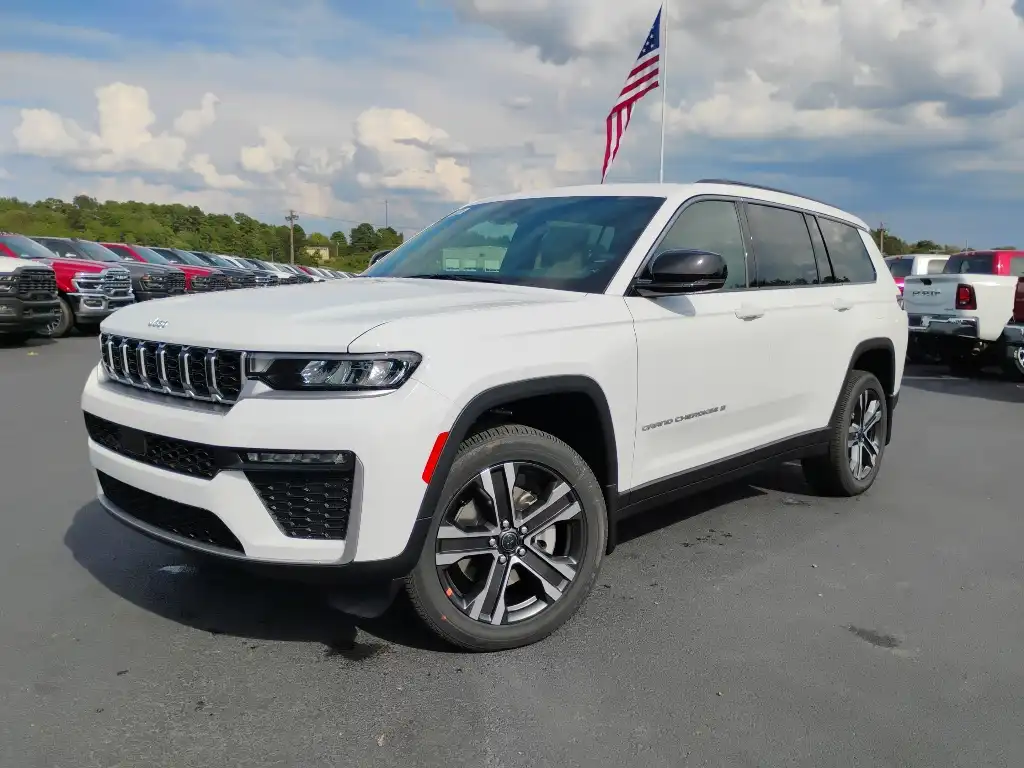 2027 Jeep Grand Cherokee L Limited 4WD's photo