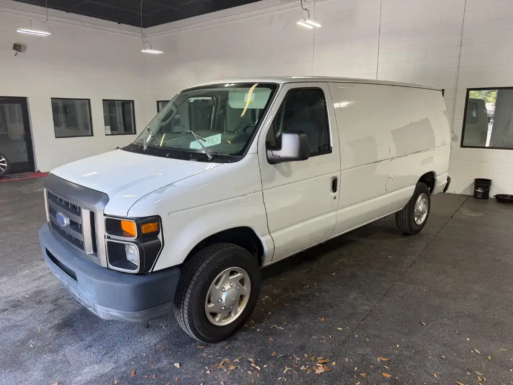 2012 Ford E-Series E-150 Van photo 1