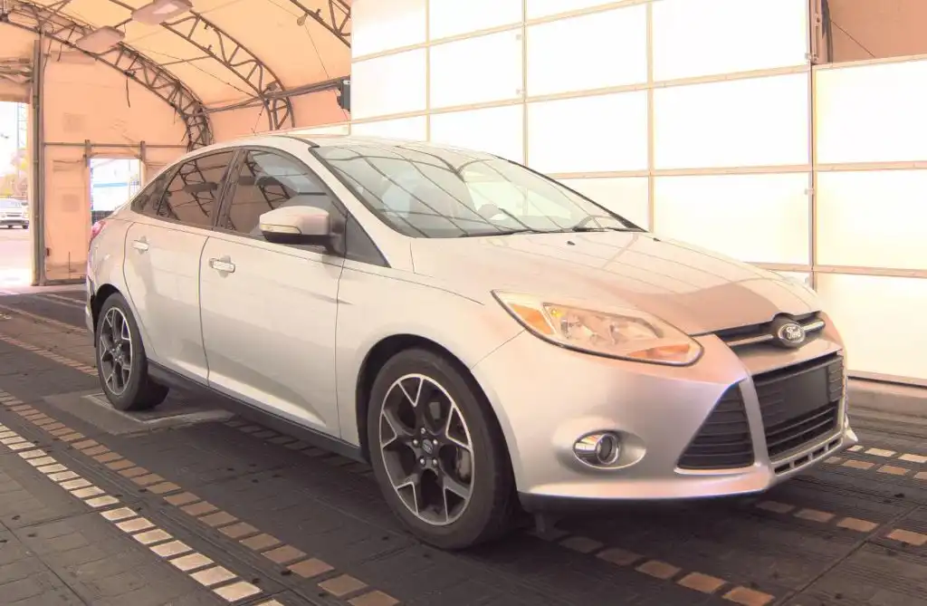 2013 Ford Focus Sedan SE's photo