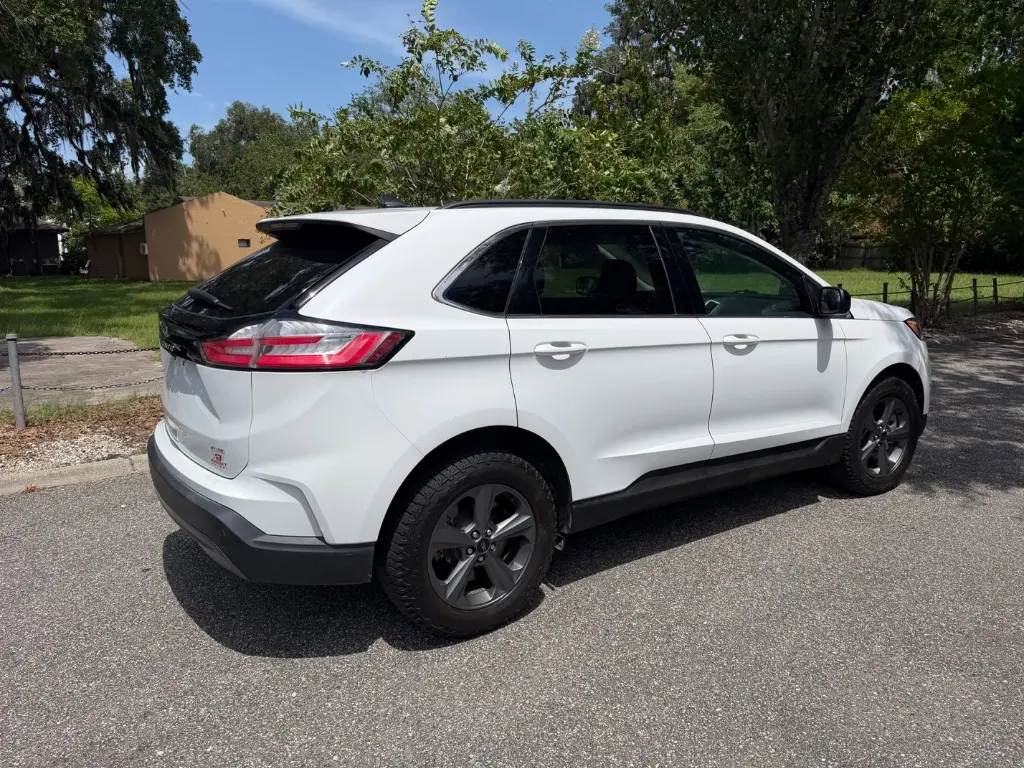 2022 Ford Edge SEL AWD photo 4