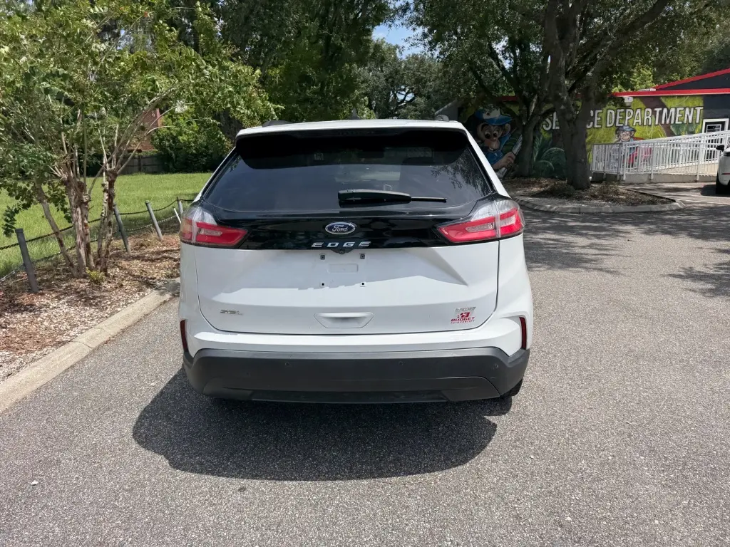 2022 Ford Edge SEL AWD photo 5