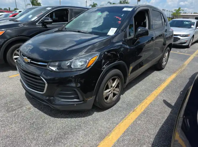 2020 Chevrolet Trax LS's photo
