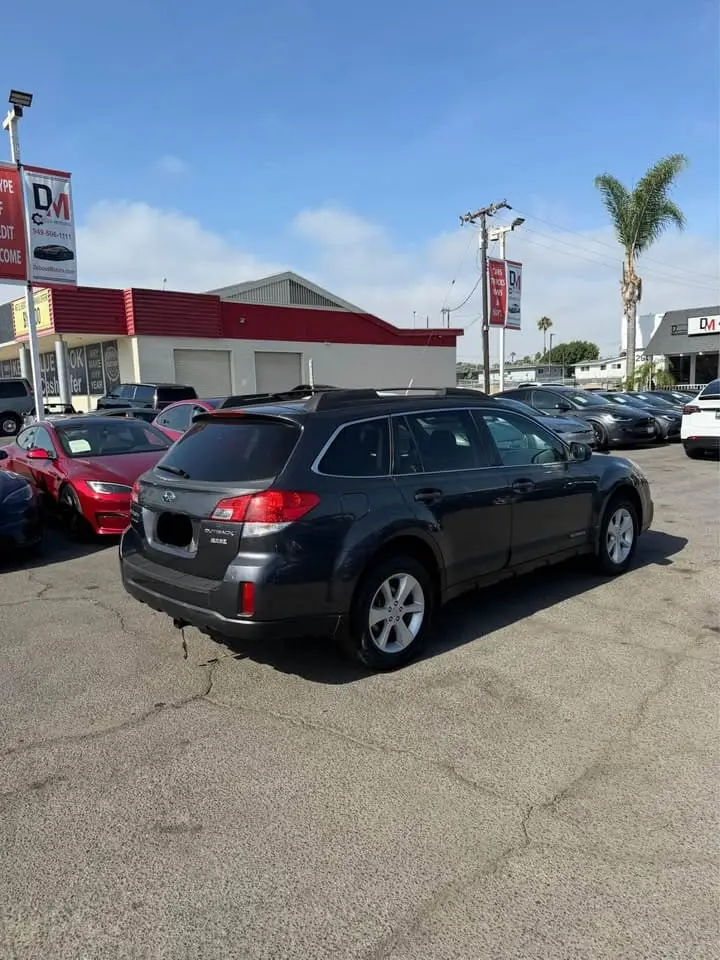 2013 Subaru Outback 2.5i Premium PZEV photo 4