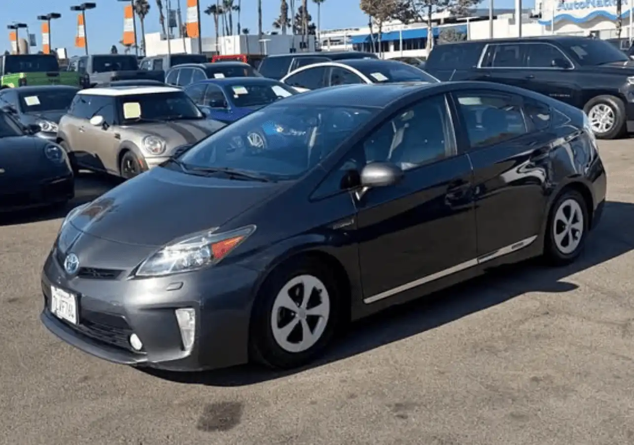 2012 Toyota Prius Four's photo
