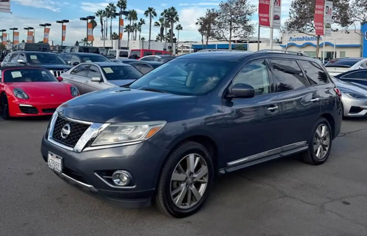 2013 Nissan Pathfinder Platinum FWD's photo