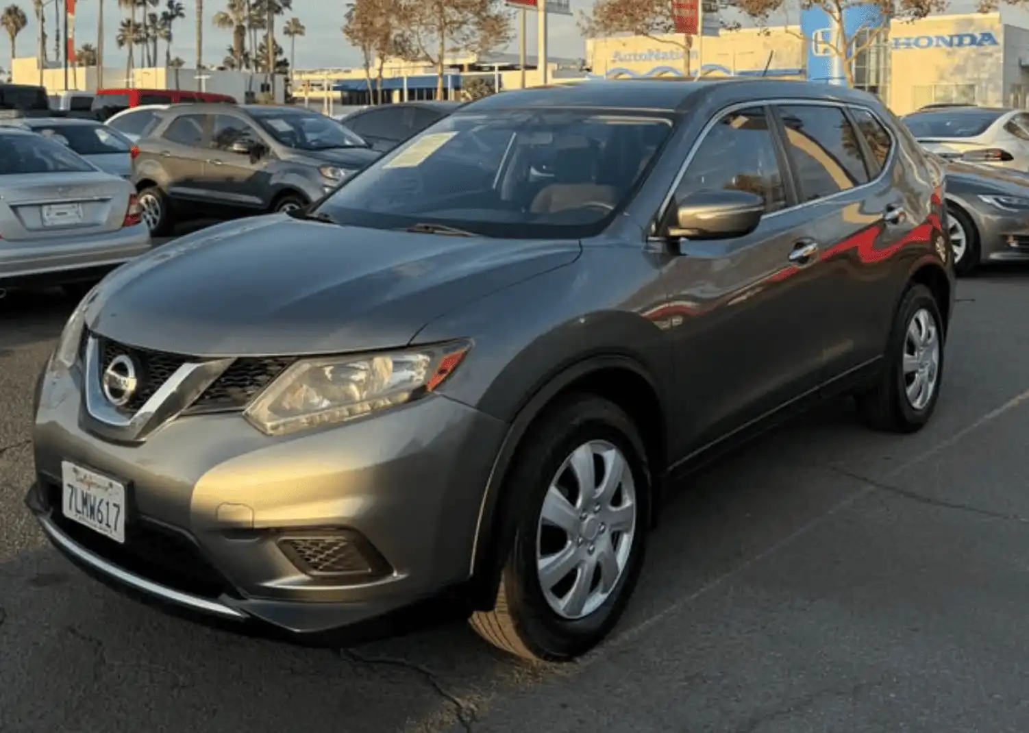 2015 Nissan Rogue S FWD's photo