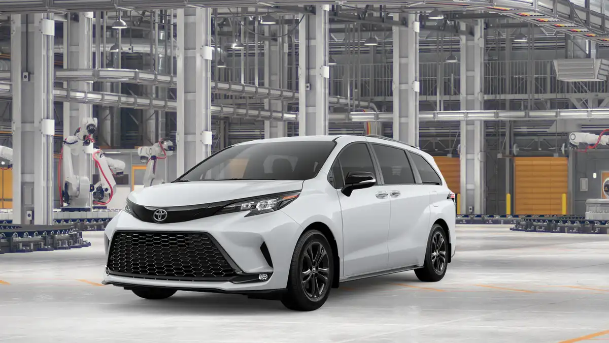 2026 Toyota Sienna XSE 7-Passenger Hybrid AWD's photo