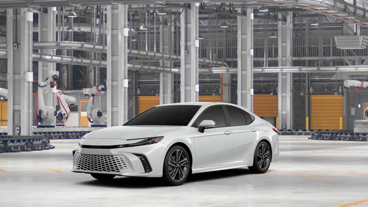 2026 Toyota Camry XSE Hybrid's photo