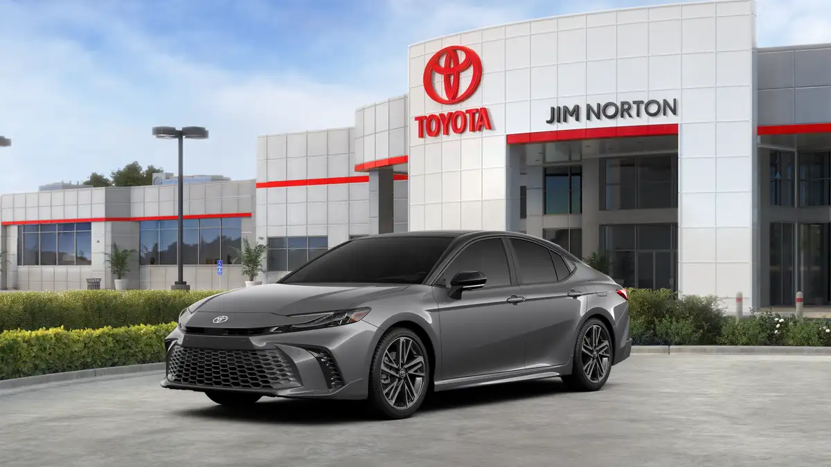 2026 Toyota Camry XSE Hybrid's photo