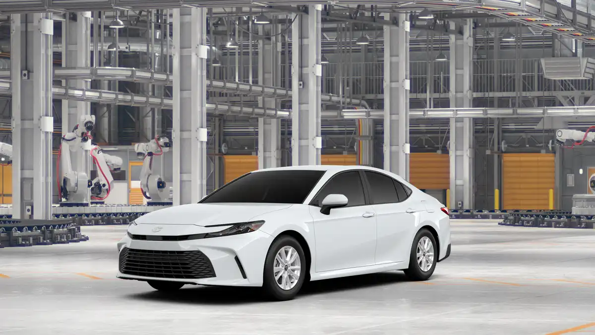 2026 Toyota Camry LE Hybrid's photo